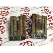 Кронштейн заднего бампера правый Kia Sorento 2002-2009 866923E000
